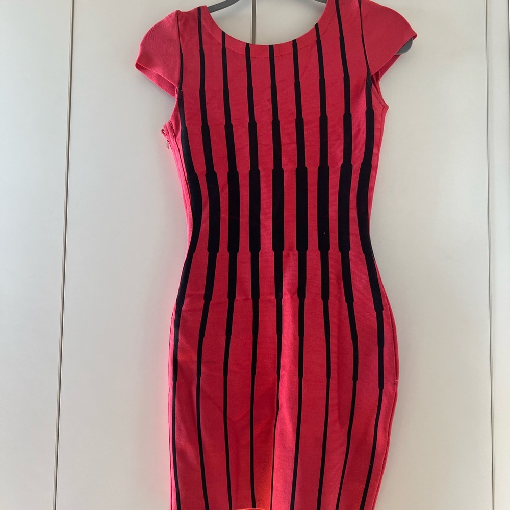 Herve Leger bodycon hourglass bandage dress